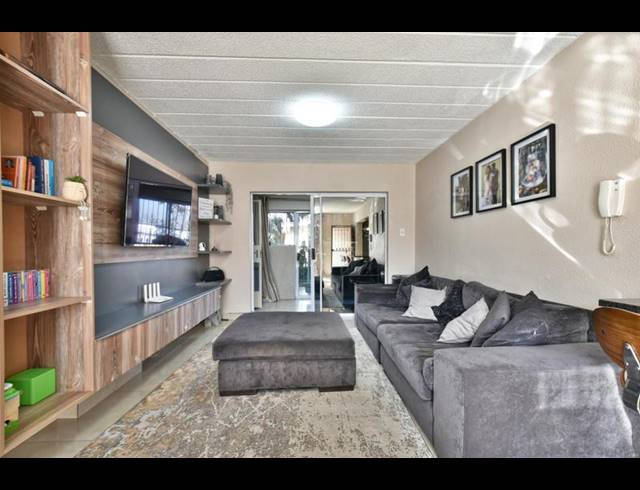2 BEDROOM APARTMENT FOR SALE IN BASSONIA